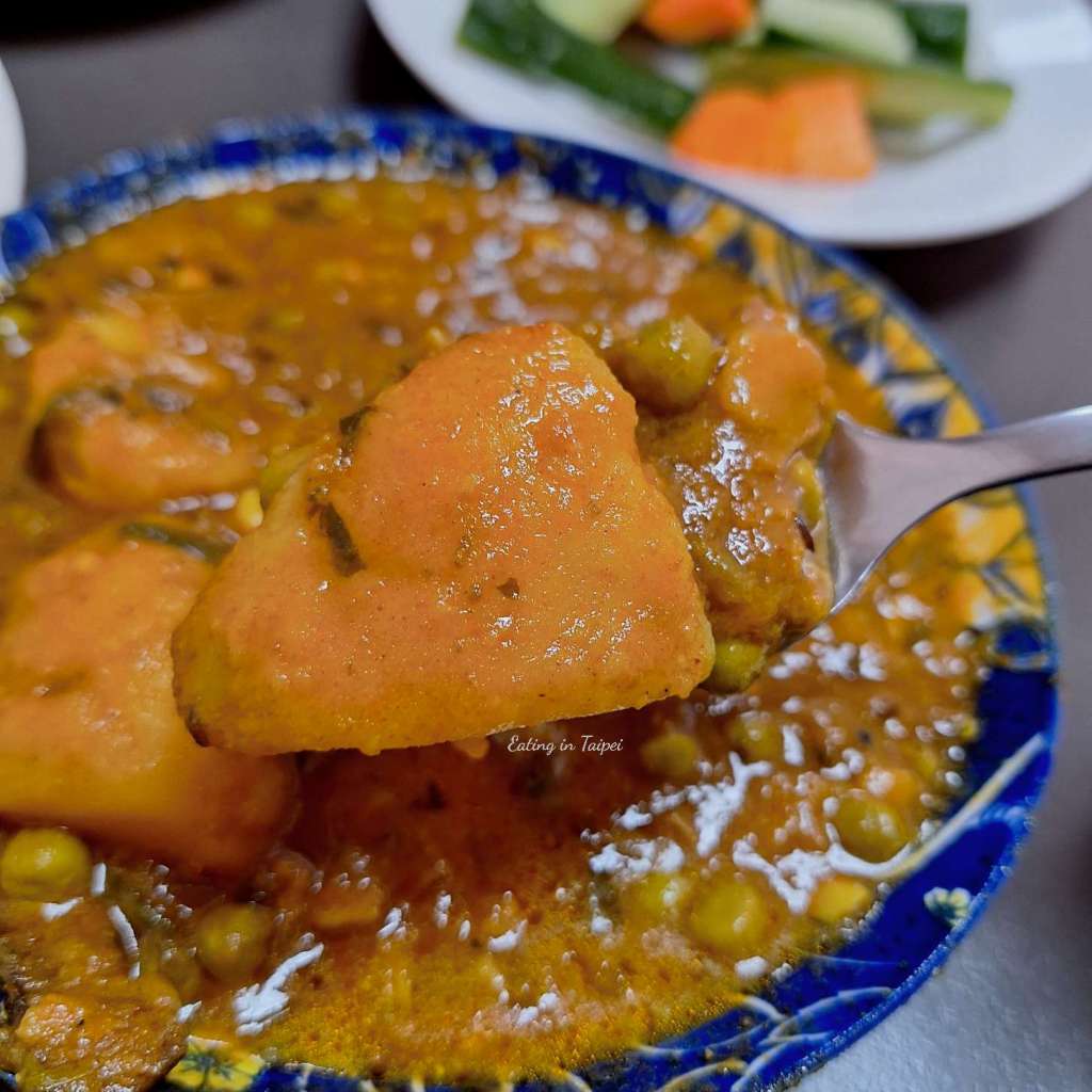 Namaste Taiwan Aloo Mutter potato